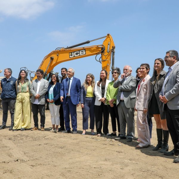 Ministros Montes y Tohá dan el vamos a la reactivación de las obras del Parque Barón en Valparaíso